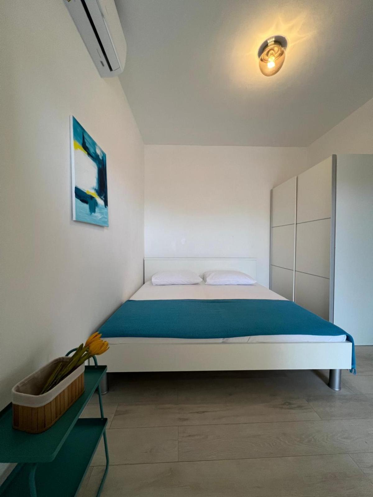 Apartments Sunset Dolac 프리모스턴 객실 사진